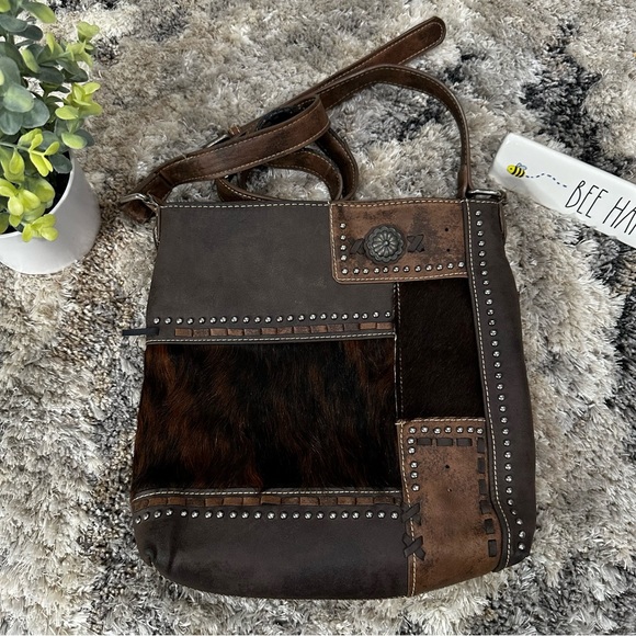 Shyanne Handbags - Shyanne Women’s Western Leather Cowhide Detail Studded Crossbody Purse Brown